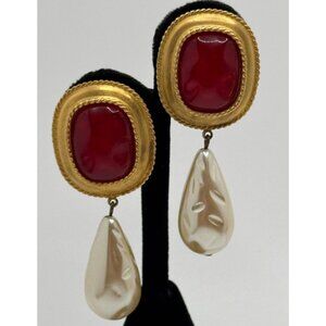 Vintage Ann Taylor Signed Mogul Style Resin Faux Pearl Drop Clip On Earrings